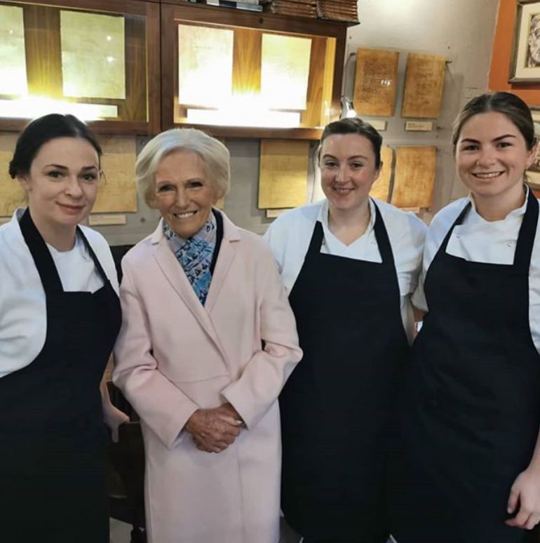 Mary Berry at the Far­m­gate Café